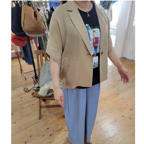 半袖ジャケット　ベージュ