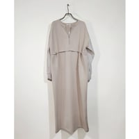フロントジップドロストワンピース　ライトベージュ
