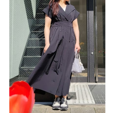前開きしゃかしゃかワンピース　黒ブラック