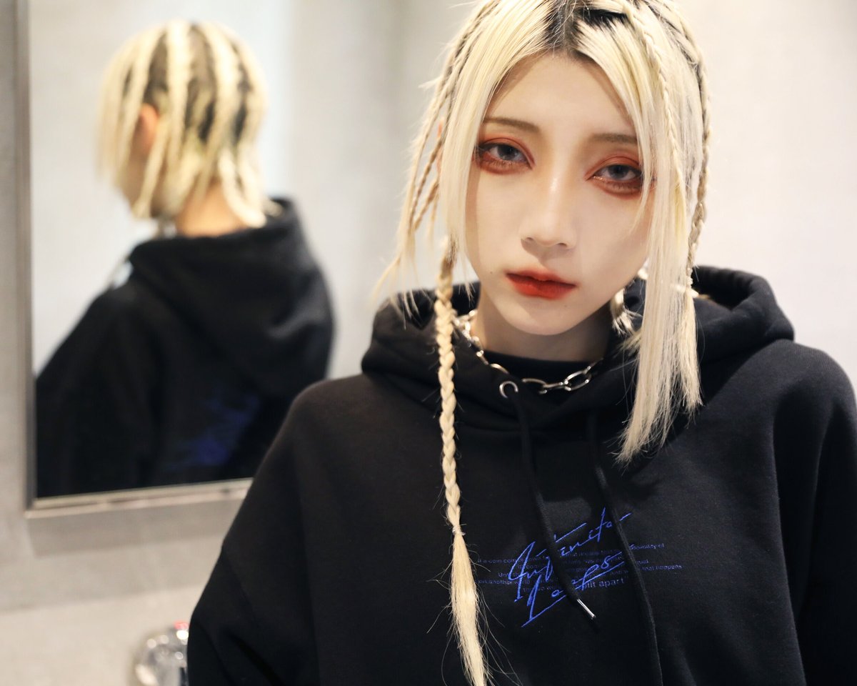 希少　七々瀬リタ　DI:VISION　コラボパーカー　Lサイズ　入手困難 希少 七々瀬リタ DI:VISION コラボパーカー Lサイズ 入手困難