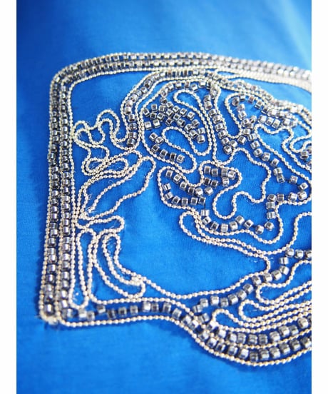 「クリアビーズ＋ボールチェーンアート刺繍」ワイドティーシャツ