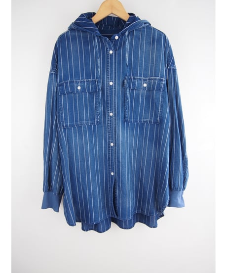 「STRIPE LAWN WASH DENIM」ポケット付ブラウスフーディ
