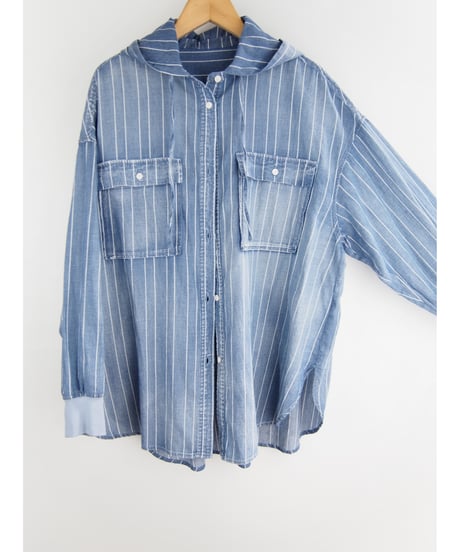「STRIPE LAWN WASH DENIM」ポケット付ブラウスフーディ