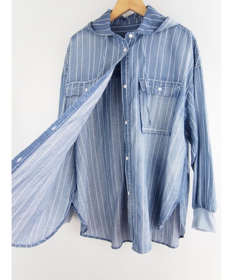 「STRIPE LAWN WASH DENIM」ポケット付ブラウスフーディ