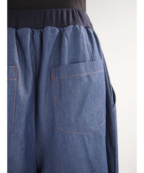 「COTTON LIGHT DENIM」ワイドパンツ