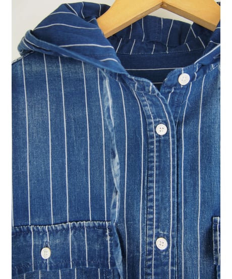 「STRIPE LAWN WASH DENIM」ポケット付ブラウスフーディ