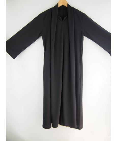 《再入荷》「ドライクールポリエステル」キーネックドレープワンピース