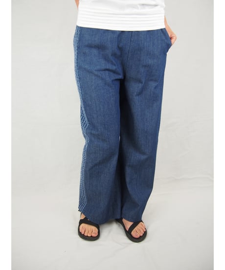 「ピンホールフリンジストライプDENIM」サイドライン切替セミワイドパンツ