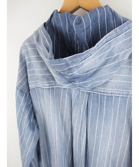 「STRIPE LAWN WASH DENIM」ポケット付ブラウスフーディ