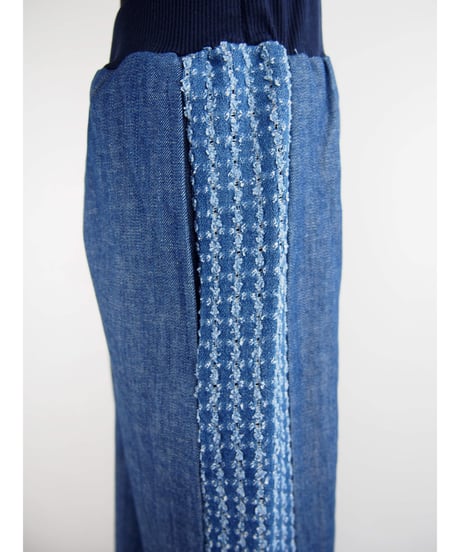 「ピンホールフリンジストライプDENIM」サイドライン切替セミワイドパンツ