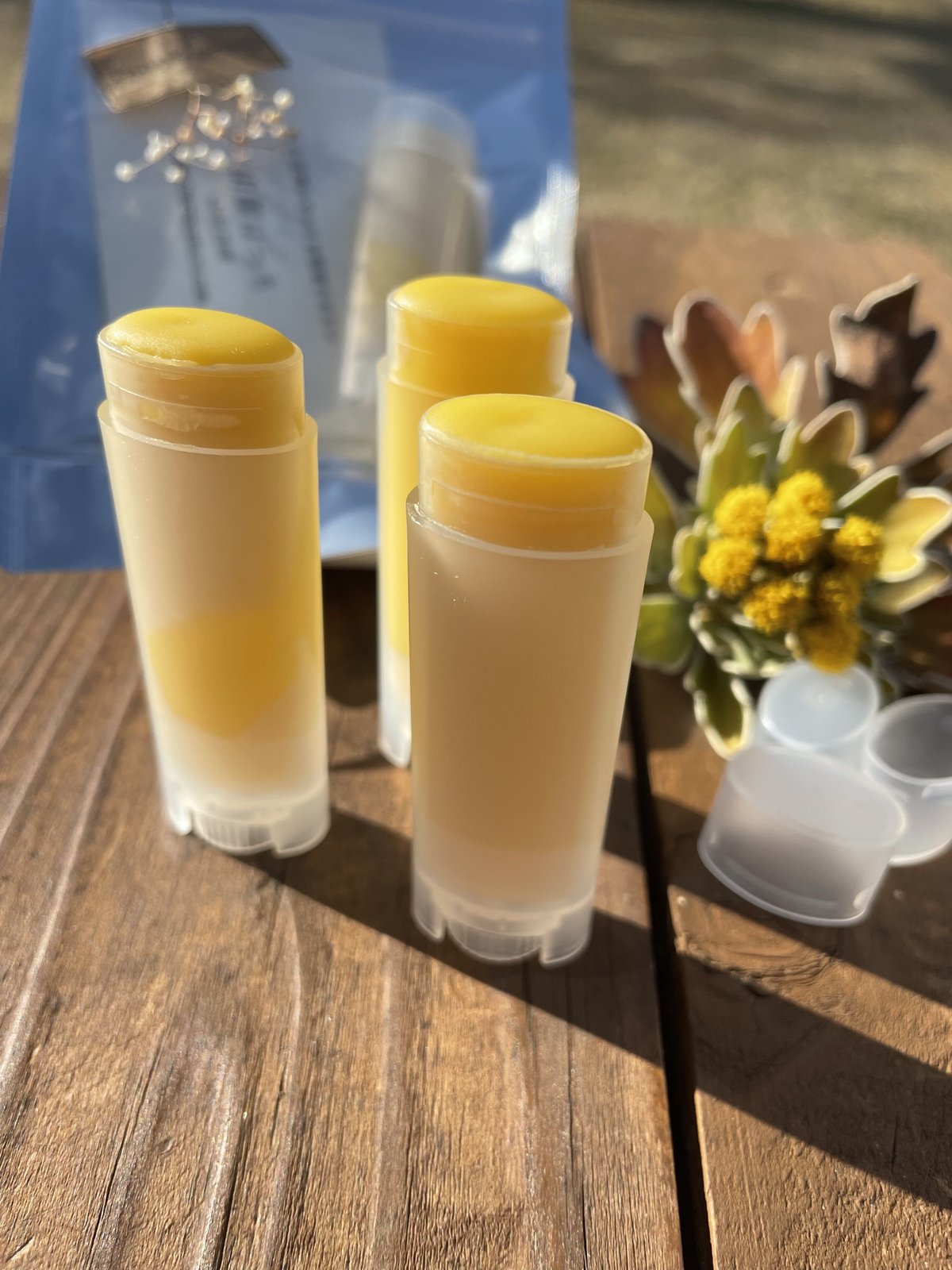 ぽんちょさん専用・日本蜜蜂のクリーム状蜂蜜330g×3本と蜜蝋10個セット HIGH KICKSさん専用・クリーム状蜂蜜330g3本、蜜蝋ブロック10個