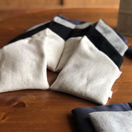 玄米カイロYOHEHO shoulder warmer 白