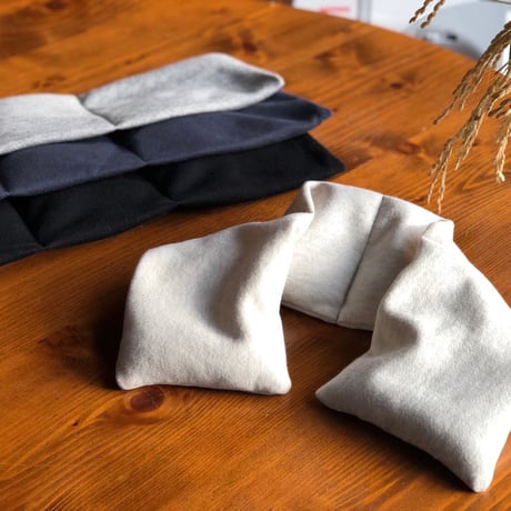 玄米カイロYOHEHO shoulder warmer 白