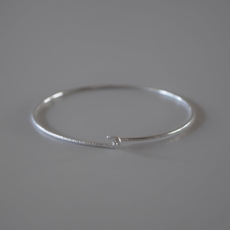 LORO line bangle 01 シルバー LORO line bangle 01 シルバー line bangle 01｜LORO(ロロ)公式通販