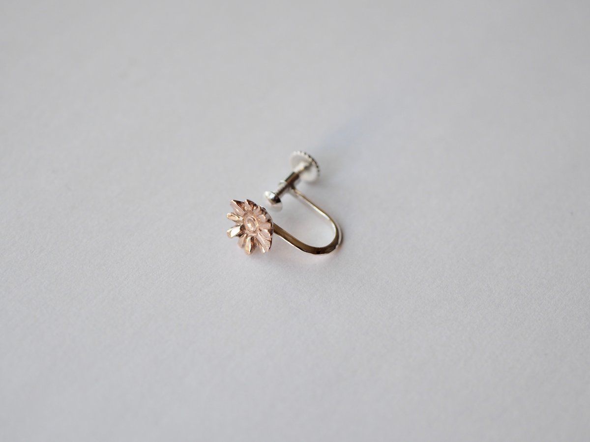gerbera earring A (K10YG) | ayano otsubo