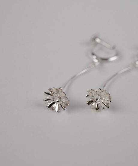 Gerbera earring B (silver)