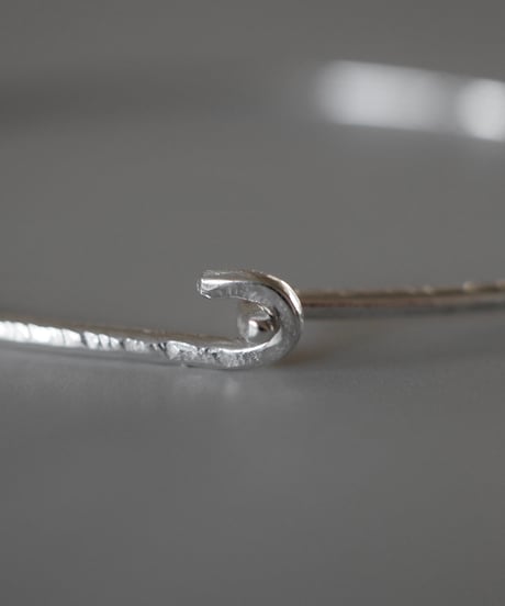 Line bangle (silver)