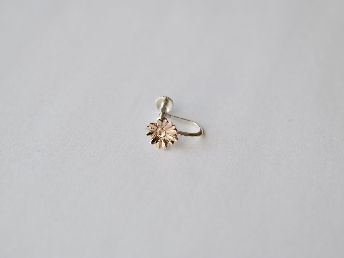 gerbera earring A (K10YG) | ayano otsubo
