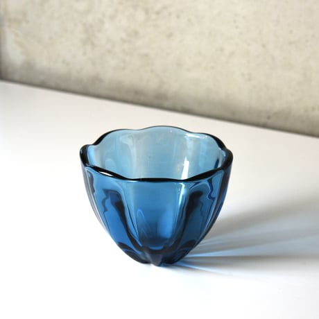 富山アイコニック ALE 輪花カップM/Remelt-Blue 874