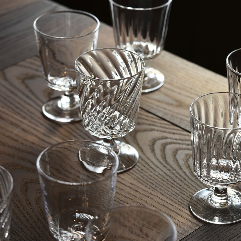 アンティークグラス　ジャコバイト　葡萄と蜂　ツイストステムR1542ダI アンティークグラス ジャコバイト 葡萄と蜂 ツイストステムR1542ダI