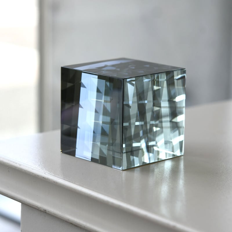 小島有香子 多層ガラスオブジェ 小島有香子作 「Drop」 ガラスを何層も