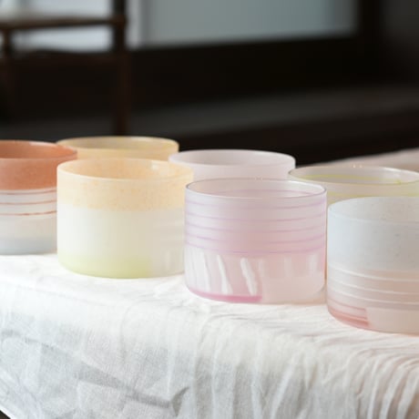 人気ガラス作家　津坂陽介　富山ガラス工房　鳥の入れ物　　金箔銀箔　吹きガラス 人気ガラス作家 津坂陽介 富山ガラス工房 鳥の入れ物 金箔銀箔