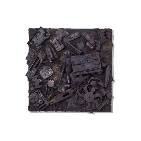 【長坂真護】Tシャツ「Accumulated Black」（リサイクルポリエステル）
