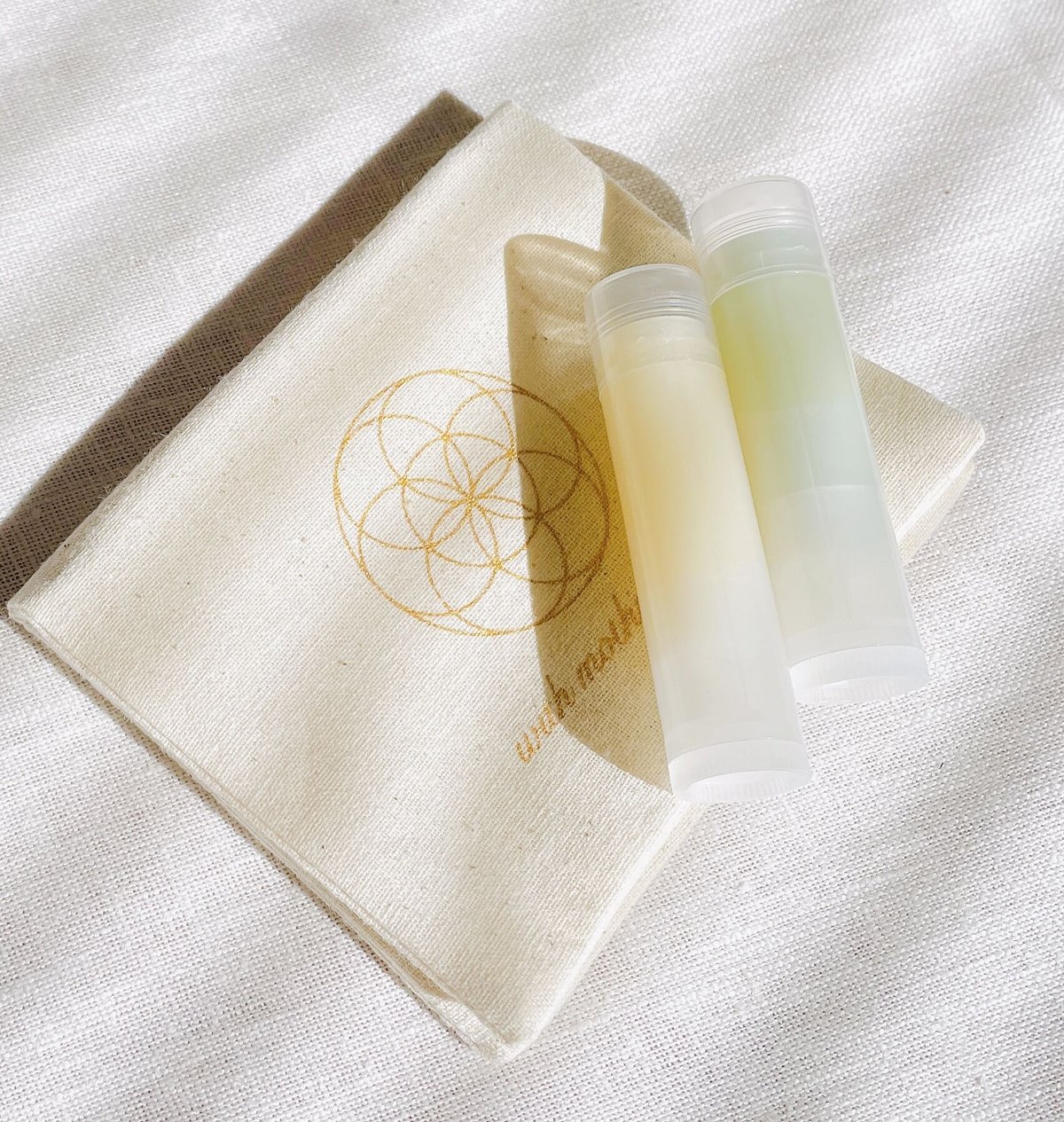 日本蜜蜂みつろうクリーム【スティックタイプ】 | ロータスカマクラ