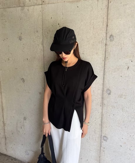 Pintuck Slit Tシャツ