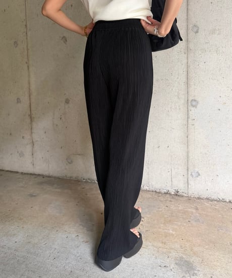 Pleats ストレートパンツ