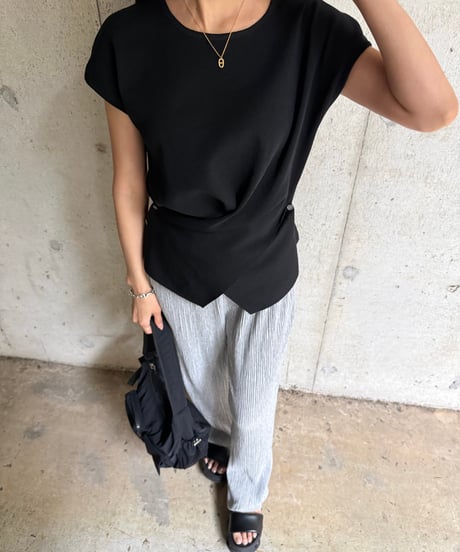 Pleats ストレートパンツ