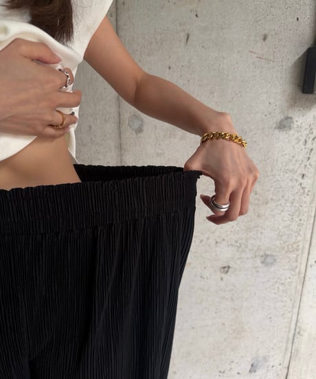 Pleats ストレートパンツ
