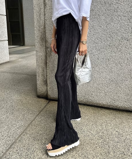 Pleats ブーツカットパンツ