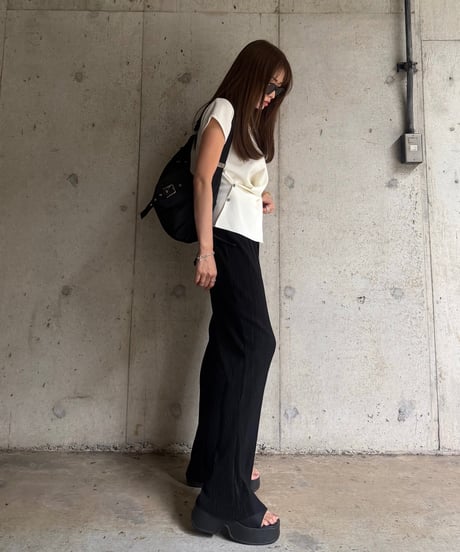 Pleats ストレートパンツ