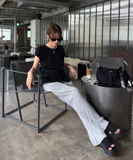 Pleats ストレートパンツ