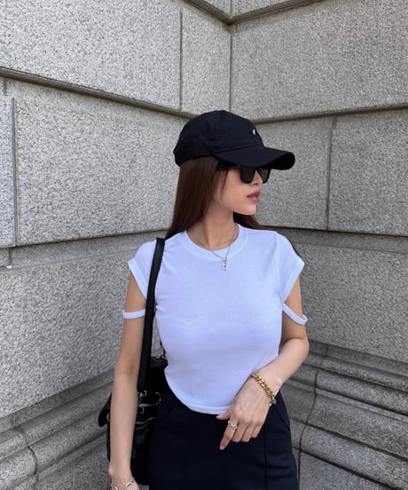 Design Cut Tシャツ