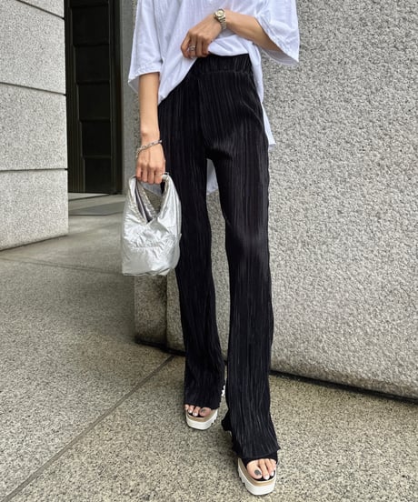 Pleats ブーツカットパンツ