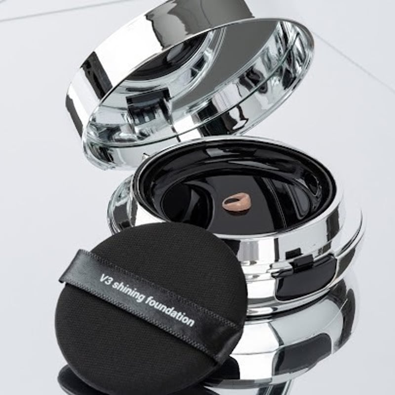 V3シャイニングファンデーション | elicagioia