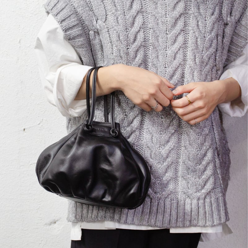 餃子のような ”2WAY 巾着バッグ” kinchaku mandoo bag | THE C