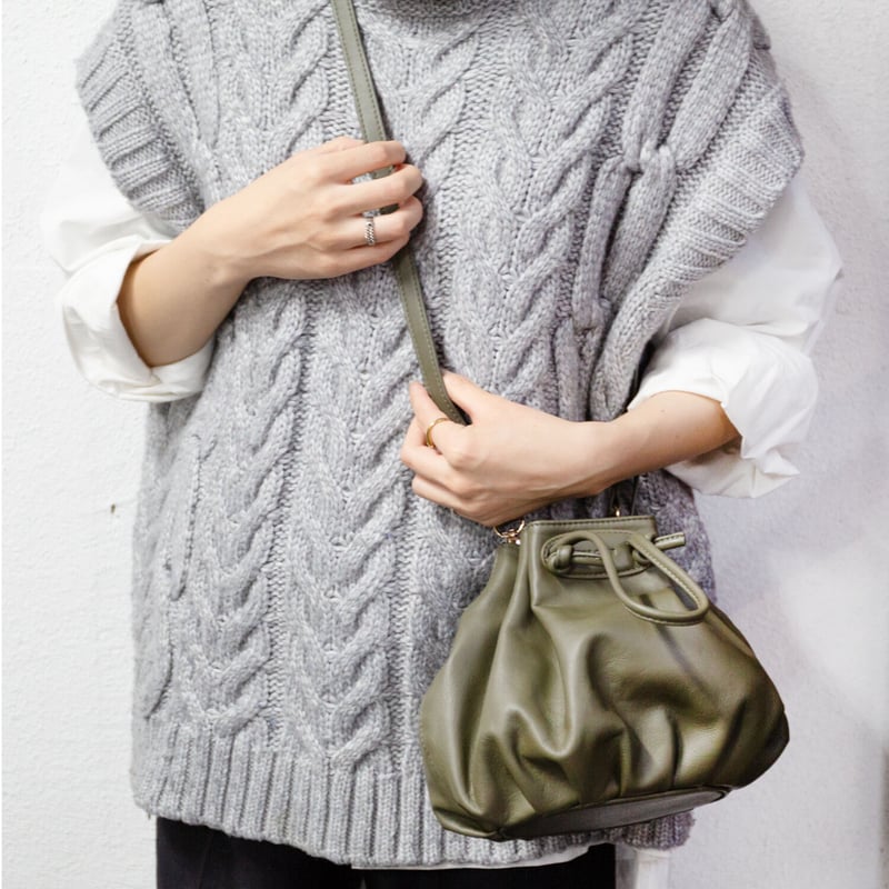 餃子のような ”2WAY 巾着バッグ” kinchaku mandoo bag | THE C