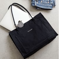 いつでも気軽にメイクチェックできるミラーキャンバストート DAILY MILLER TOTE