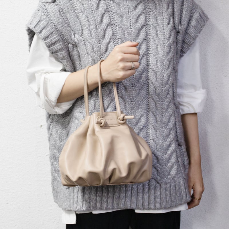 餃子のような ”2WAY 巾着バッグ” kinchaku mandoo bag | THE C