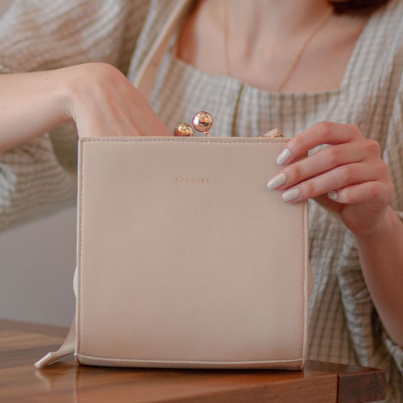 大切なあの人との時間に「KISSLOCK SQUARE SHOULDER MINI」 | TH