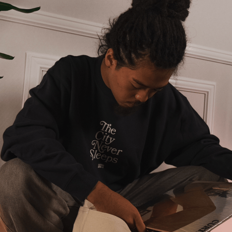 The City Never Sleeps Crewneck Black