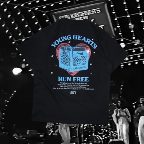 Young Hearts Run Free Tee / Black