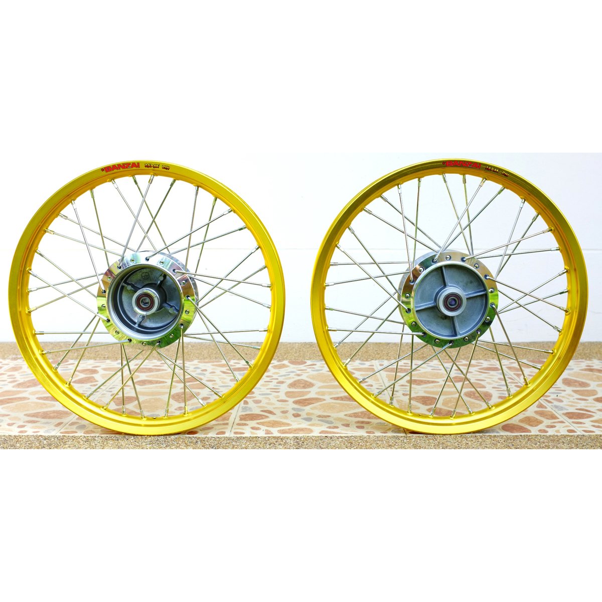 スーパーカブ110(aa09，ja10，ja44，ja56等) 新品光沢ハブ Yaguso太ス