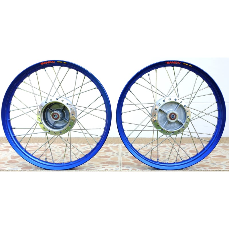 スーパーカブ110(JA10) フロントホイール＋タイヤ AA09/JA44にも Amazon.co.jp: スーパーカブ110 JA10 JA44純正 フロントホイール