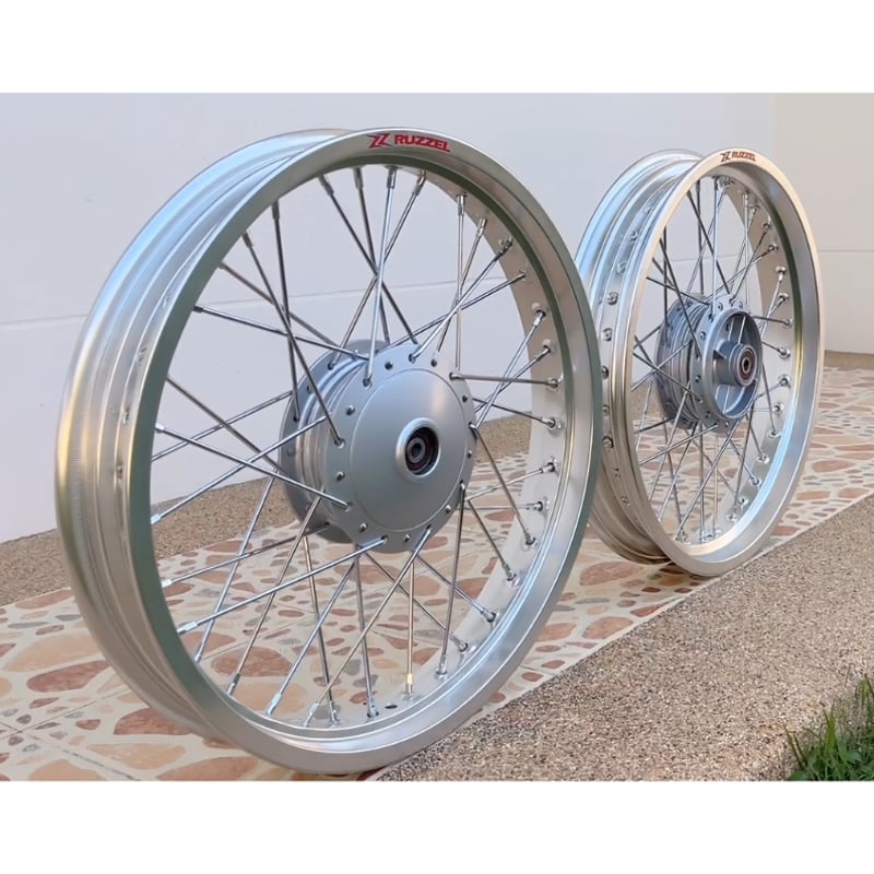 CB400 F アルミリム スポーク ハブ タイヤ フロントリア 新品 未使用 行灯 カブ 新品アルミリム 前2.15J×17 後 2.50J×17 新品ハブ YAGUSO太