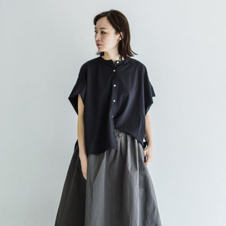 sleeve-tucked blouse（Black/White）