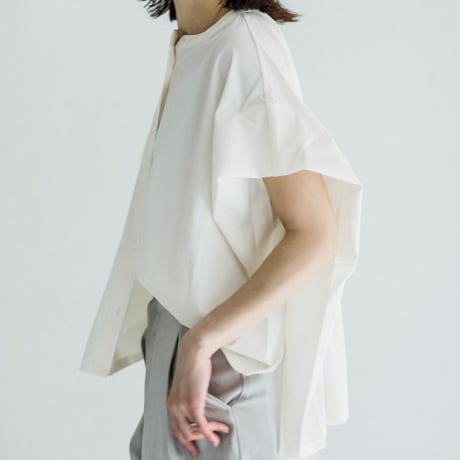 sleeve-tucked blouse（Black/White）